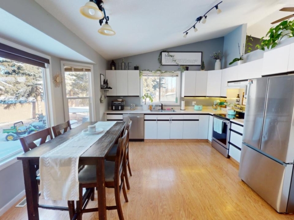 3928 48 Ave