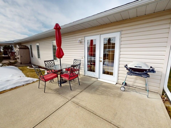 3907 46 St
