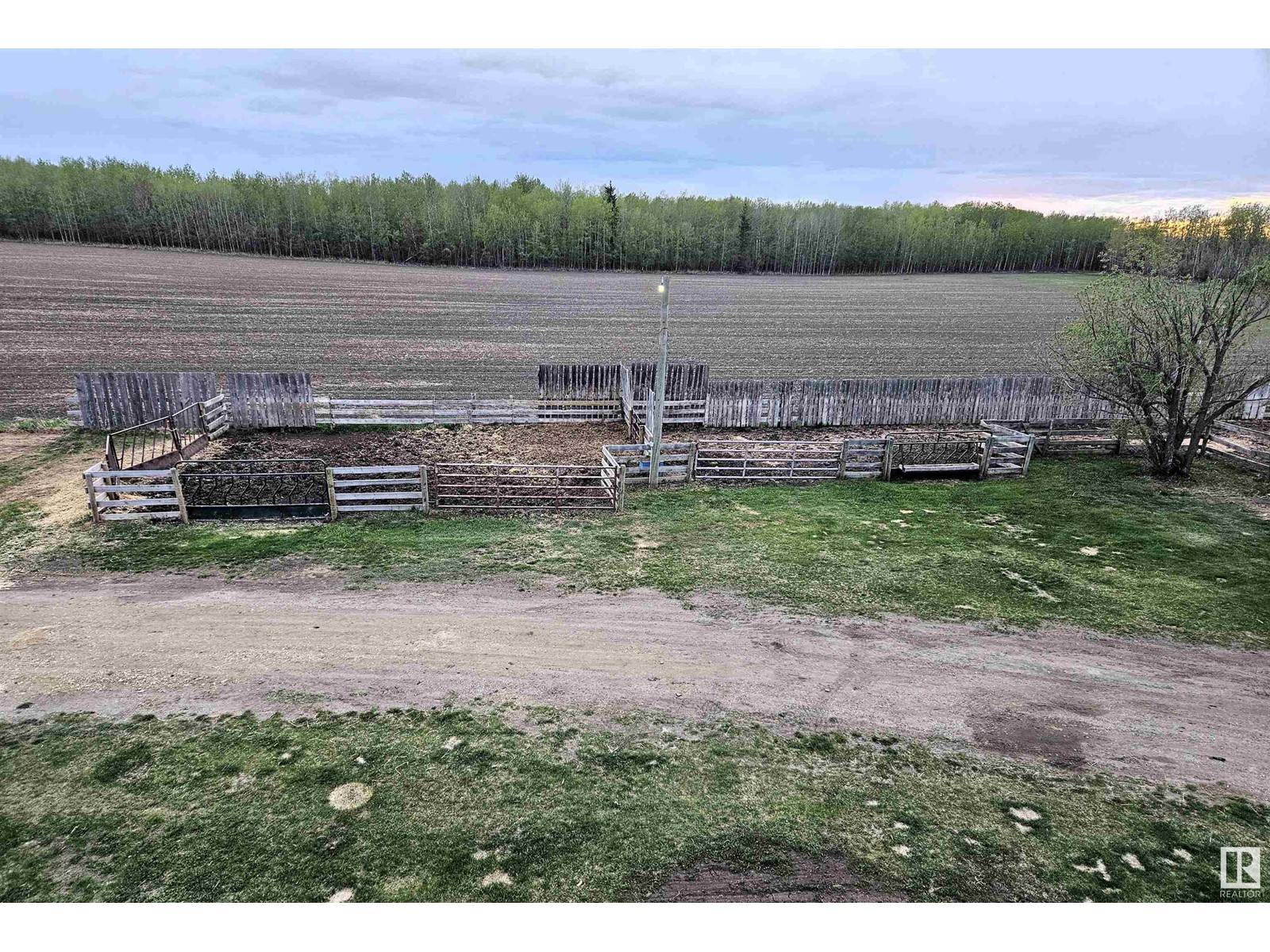 3319 Rail Grade Rd, Rural Lac Ste. Anne County, Alberta  T0E 0A0 - Photo 38 - E4386596