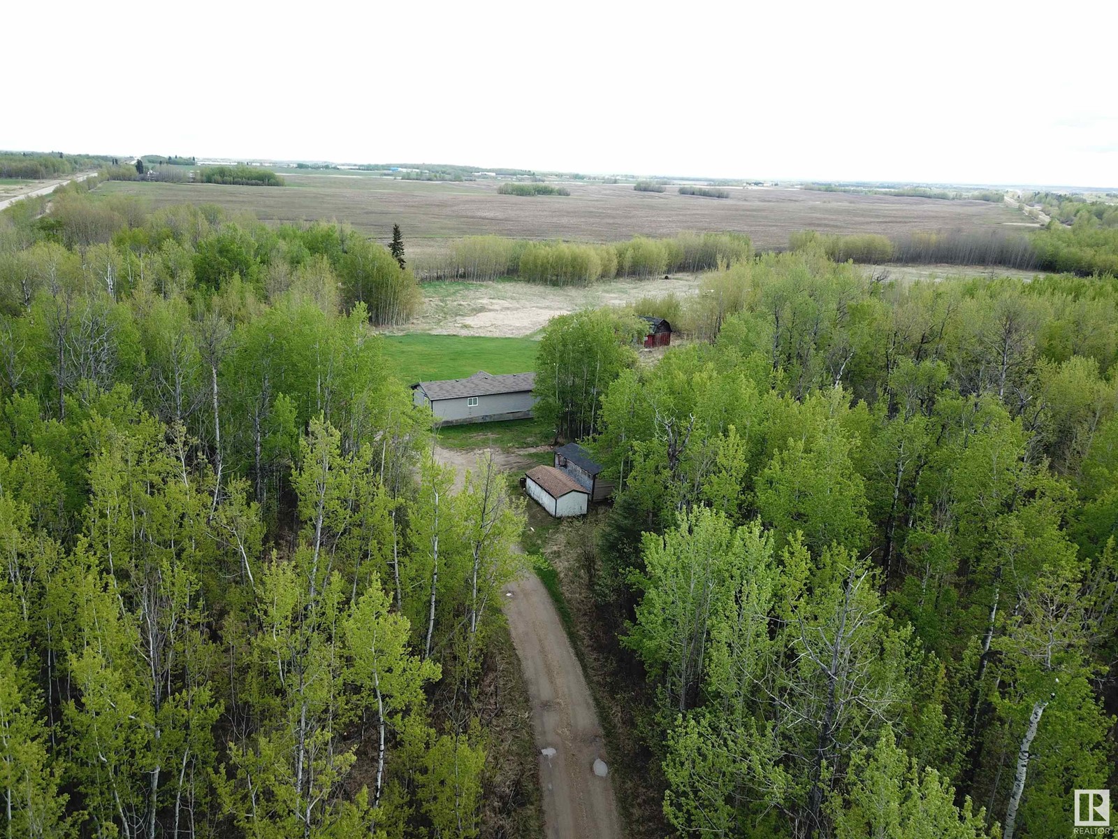 9119 Hwy 18, Rural Lac Ste. Anne County, Alberta  T0E 0J0 - Photo 2 - E4389384