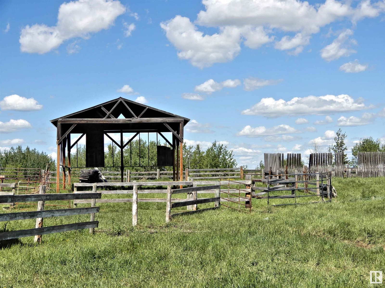 58001 Rge Rd 90, Rural Lac Ste. Anne County, Alberta  T0E 1N0 - Photo 24 - E4393602