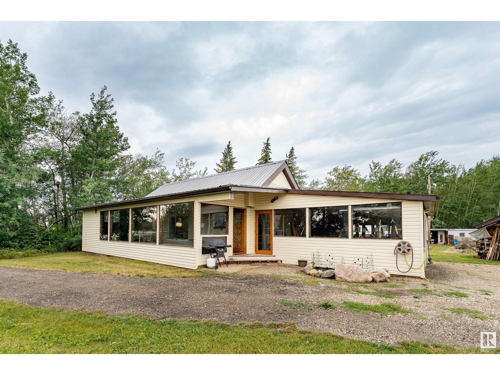 55221 Hwy 777, Rural Lac Ste. Anne County, Alberta  T0E 1V0 - Photo 1 - E4399651