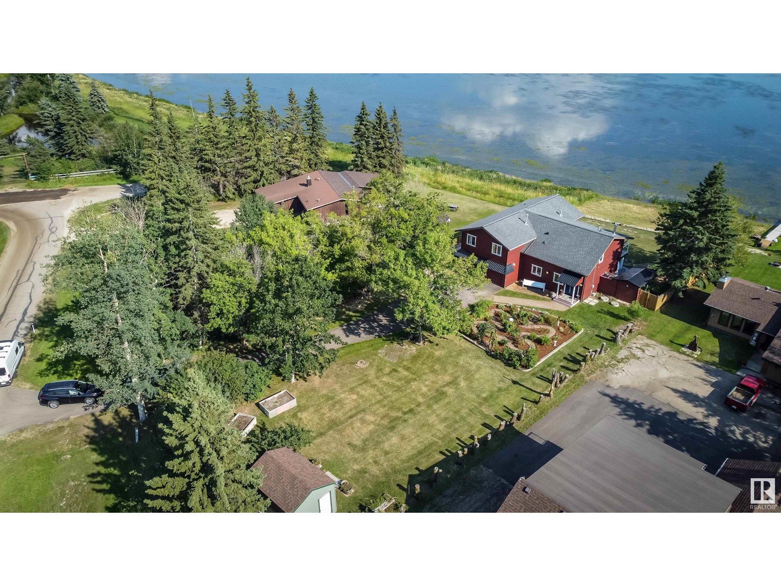 102 Parkins Av, Rural Lac Ste. Anne County, Alberta  T0E 1A0 - Photo 4 - E4401424