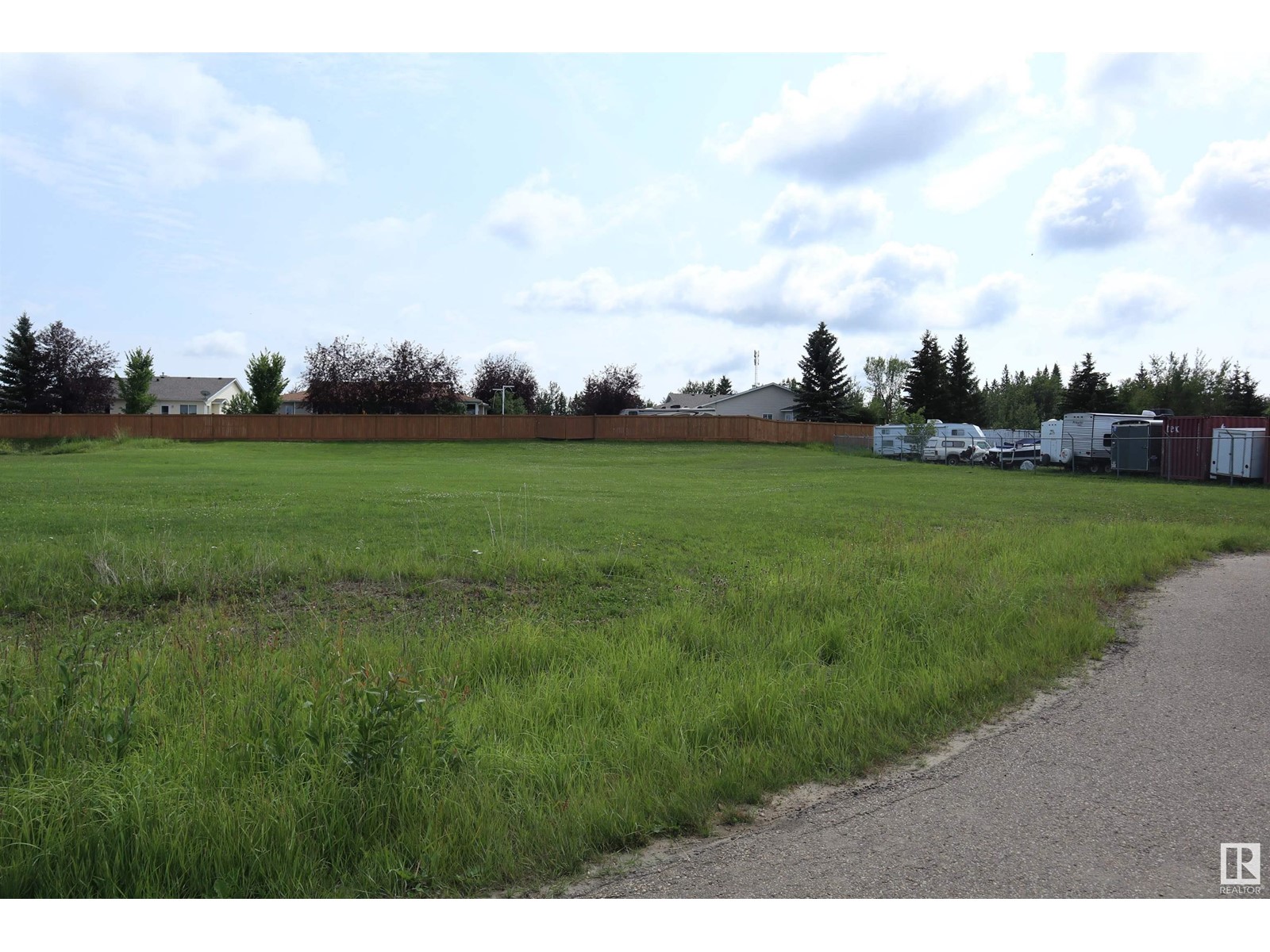 6 Village Creek Cl, Rural Wetaskiwin County, Alberta  T0C 2V0 - Photo 2 - E4402712