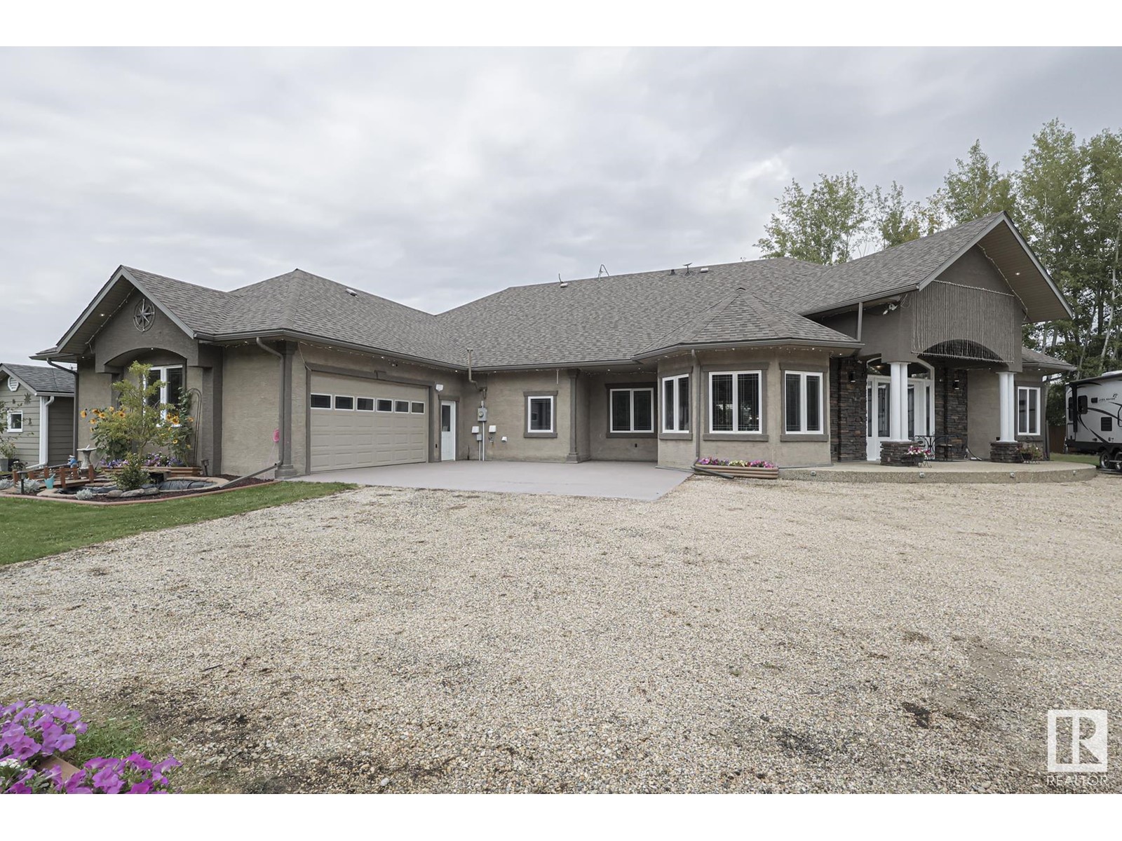 4 Third Av, Entwistle, Alberta  T0E 0T0 - Photo 2 - E4406565