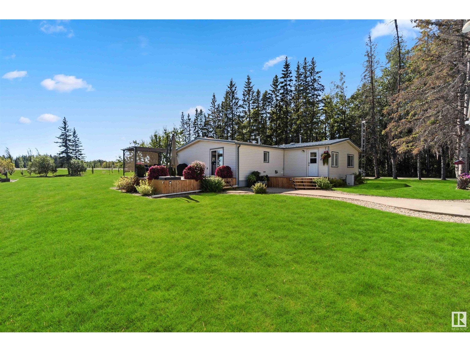 2 8516 Hwy 16, Rural Yellowhead, Alberta  T0E 2M0 - Photo 2 - E4407197