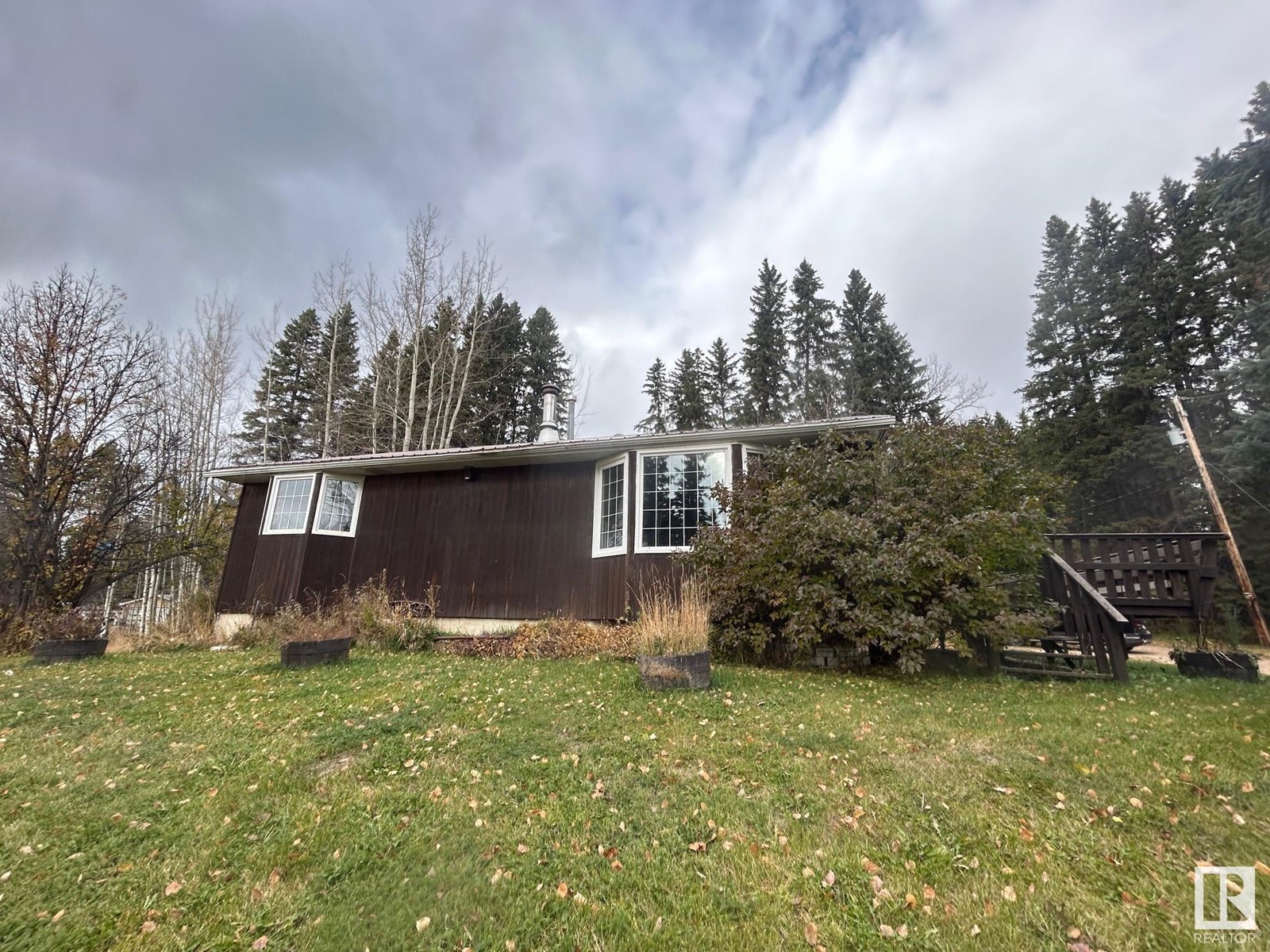 404 2 Av E, Winfield, Alberta  T0C 2X0 - Photo 1 - E4411768