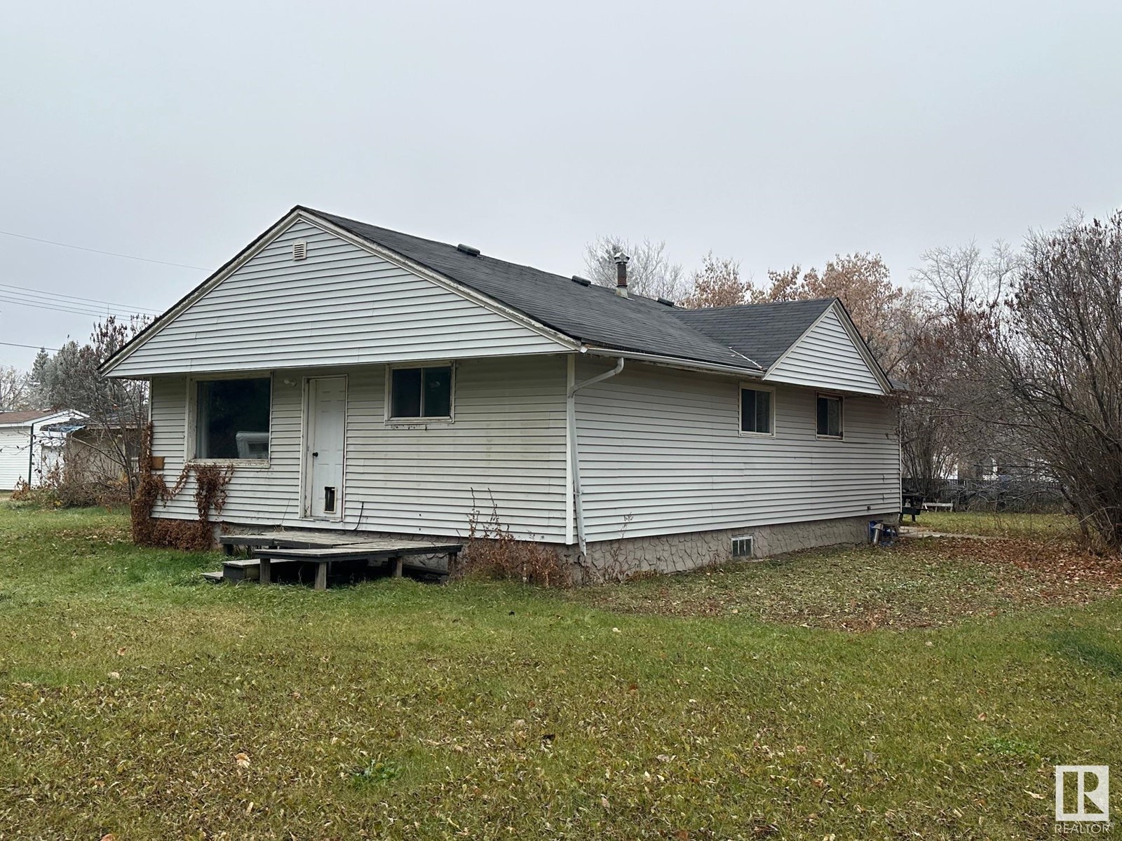 5007 54 AV, warburg, Alberta