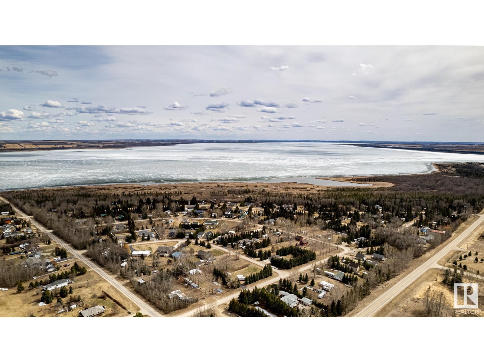 39 Bruhn Bend, Rural Ponoka County, Alberta  T0C 2J0 - Photo 2 - E4415674